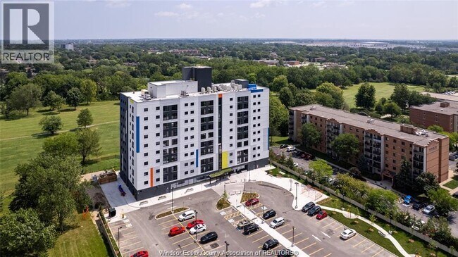 Photo - 3100 Meadowbrook Ln Unité 305