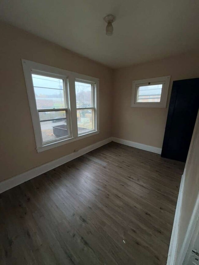 Building Photo - 1805 Stanwood Rd Unit 12