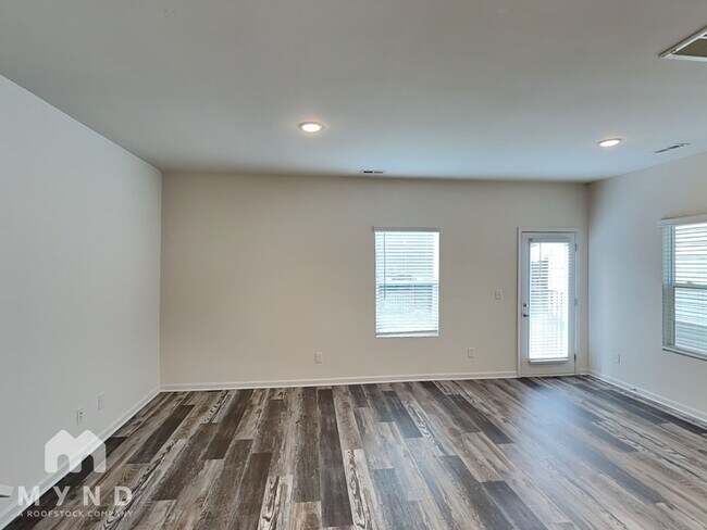 Photo - 122b Fosters Gln Pl