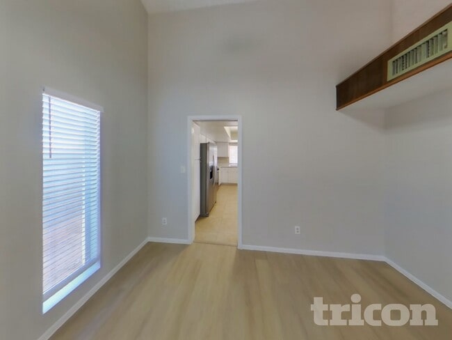 Photo - 3629 W Kelton Ln