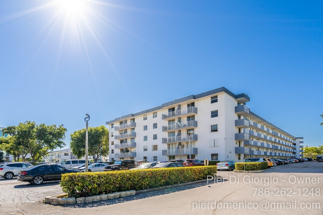 Building Photo - 1801 S Treasure Dr Unit 328 Rental