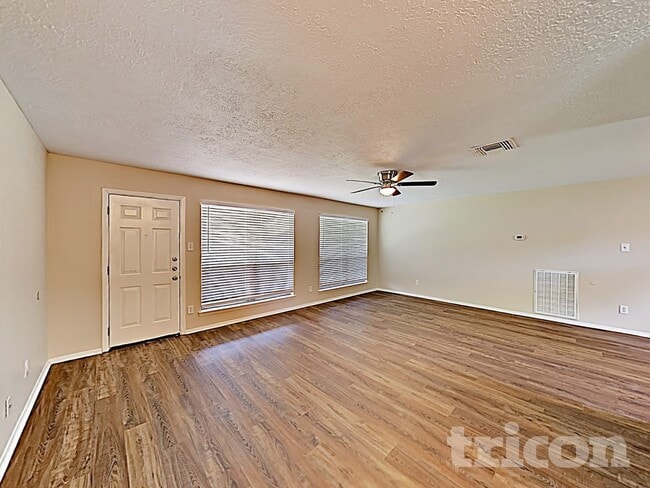 Photo - 2706 King James Ct