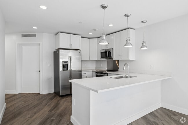 2BR, 2BA - 1,114SF - Kitchen