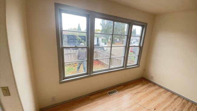 Photo - 577 NW T St Unit 577