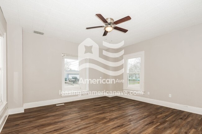 Photo - 709 W Race St