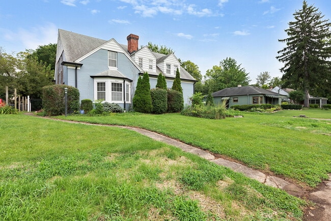 Photo - 5661 N Illinois St