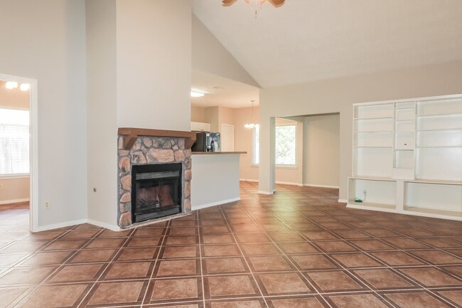 Photo - 17214 Thorhill St