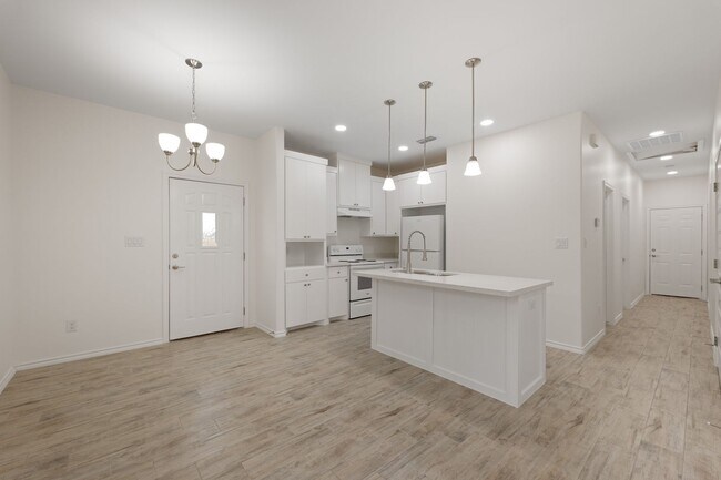 Building Photo - 2326 Summit Rd Unit A