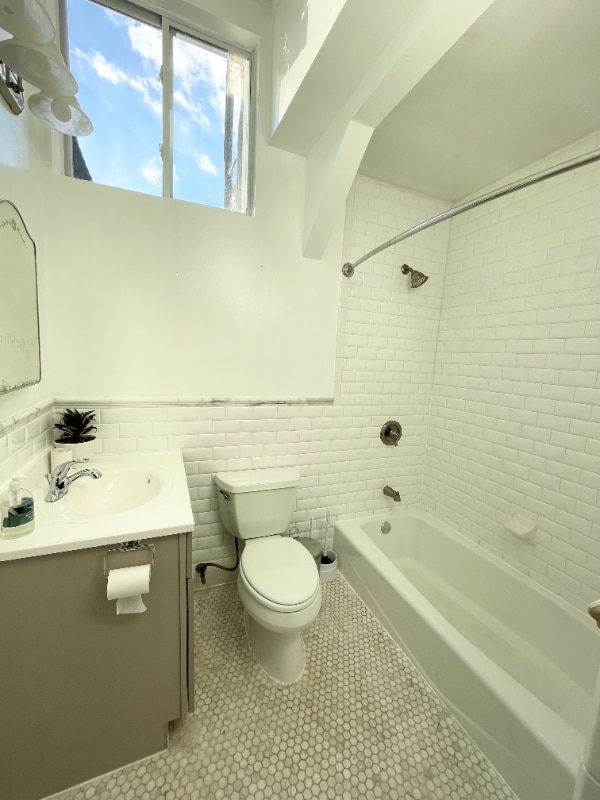 Photo - 132 Broadway