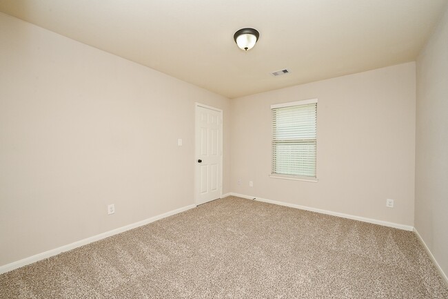 Photo - 18707 Majestic Vista Ln