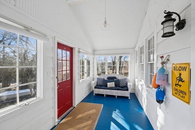 Photo - 6 PRIVATE Row