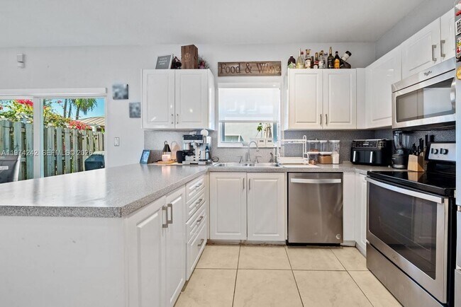 930 SW 147th Ct