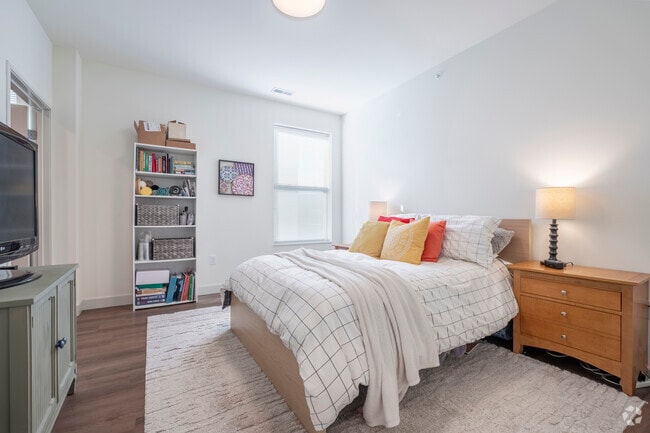 1BR, 1BA - 964SF - Bedroom