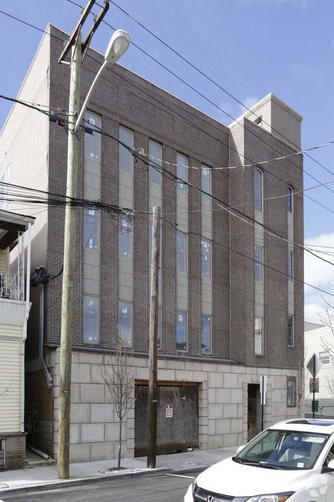 Building Photo - 541 42nd St Rental