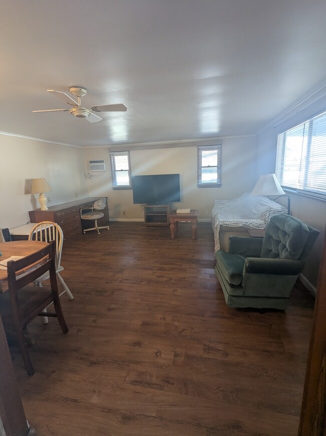 Photo - 120 S Fortner Ave