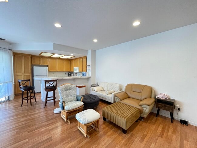 Photo - 2507 Baywood Way