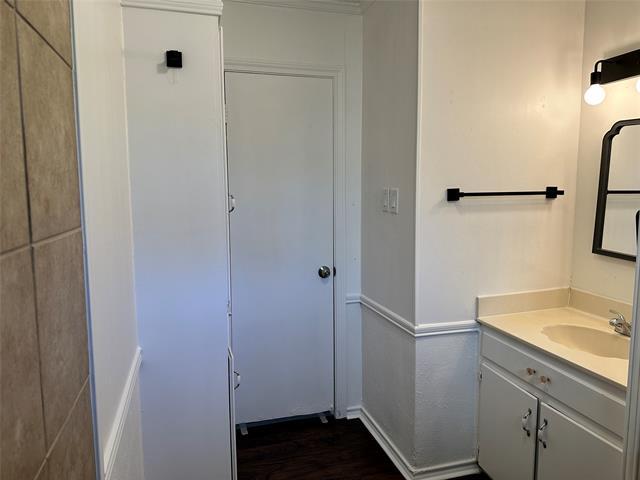 Photo - 3211 Poplar St