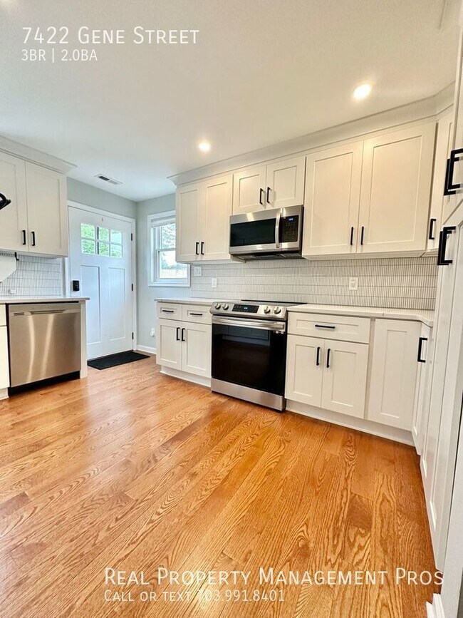 Kingstowne area half acre fully renovate... Rental House Rental in