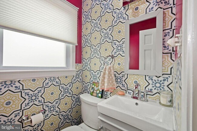 Photo - 2231 Hall Pl NW