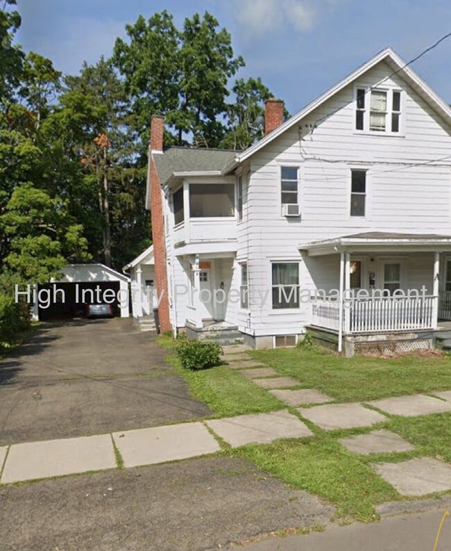 Building Photo - 917 Davis St Unit Lower B