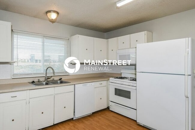 Photo - 3 Bedroom Pet-Friendly Home in OFALLON, MO...