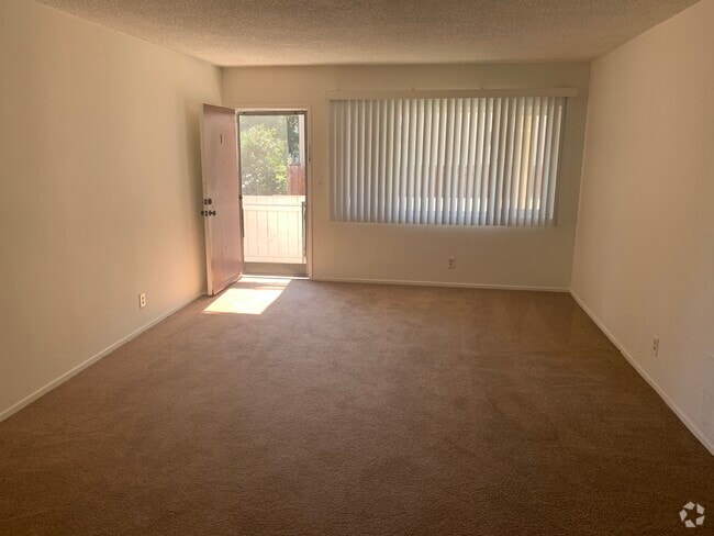 Building Photo - 11661 Ohio Ave Unit #3 Rental