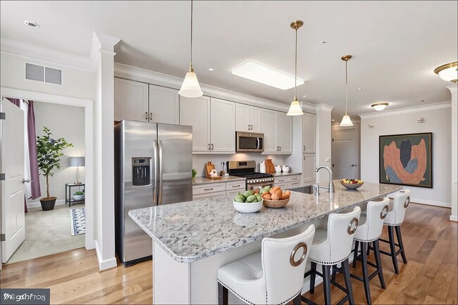 Photo - 13722 Neil Armstrong Ave Apartamento