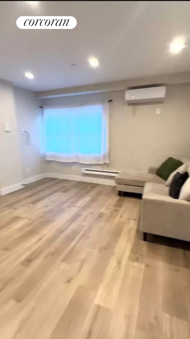 Photo - 86-57 Midland Pkwy