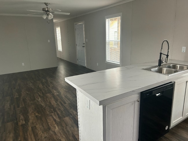 Photo - 636 Sweet Pea Ln