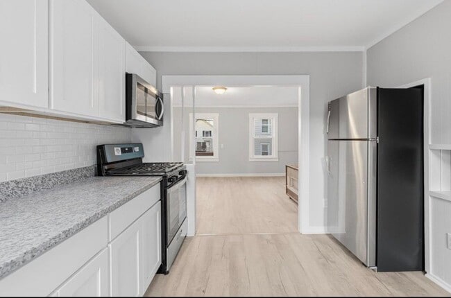 Photo - 255 Rodman St Unidad Apt 3
