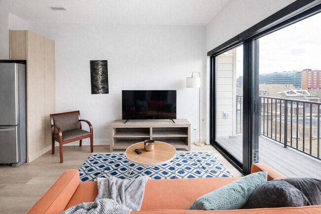 Building Photo - 4624 Farnam St