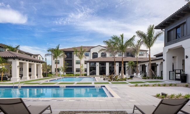 Photo - Las Palmas Apartments