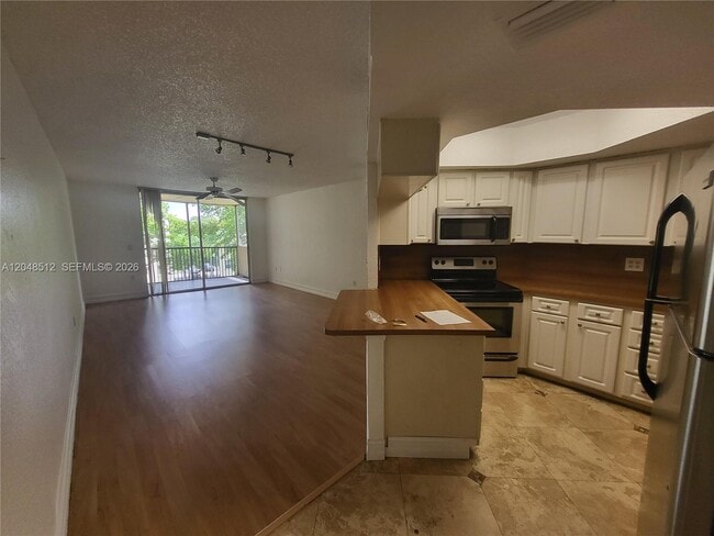 Photo - 8225 Lake Dr Unit 405