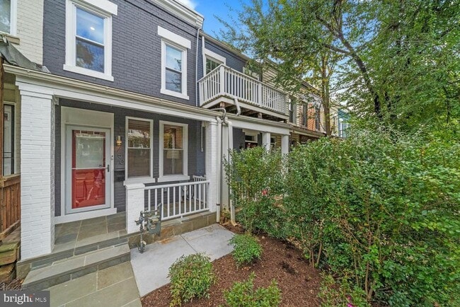 Building Photo - 750 Irving St NW Rental