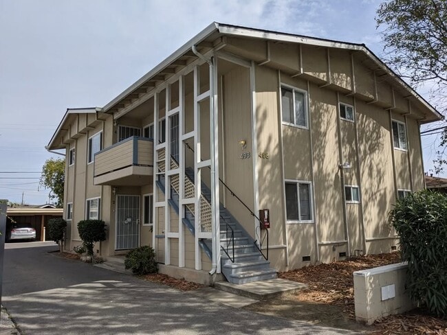 Building Photo - 498 Doyle Rd Unit 4