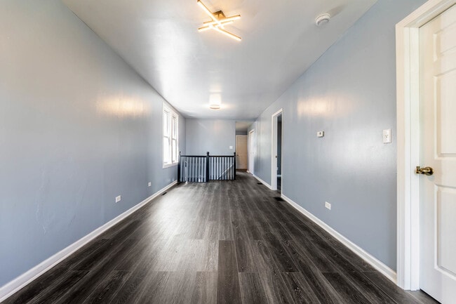 Photo - 554 Douglas Ave