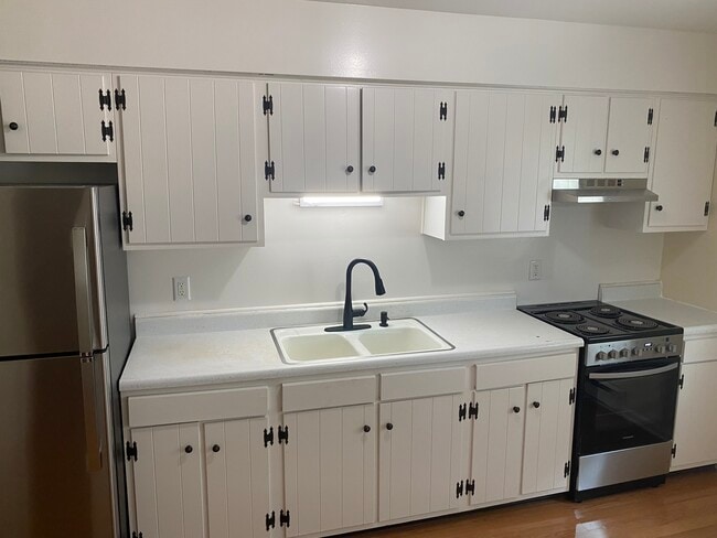 Photo - 275 E Prairie St
