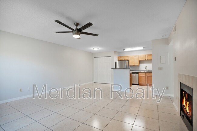Photo - 305 Lakepointe Dr Unidad 104