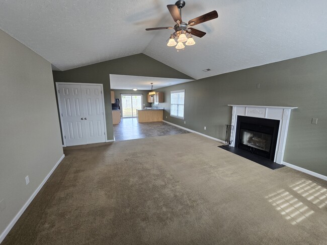 Photo - 333 Rose Bud Ln