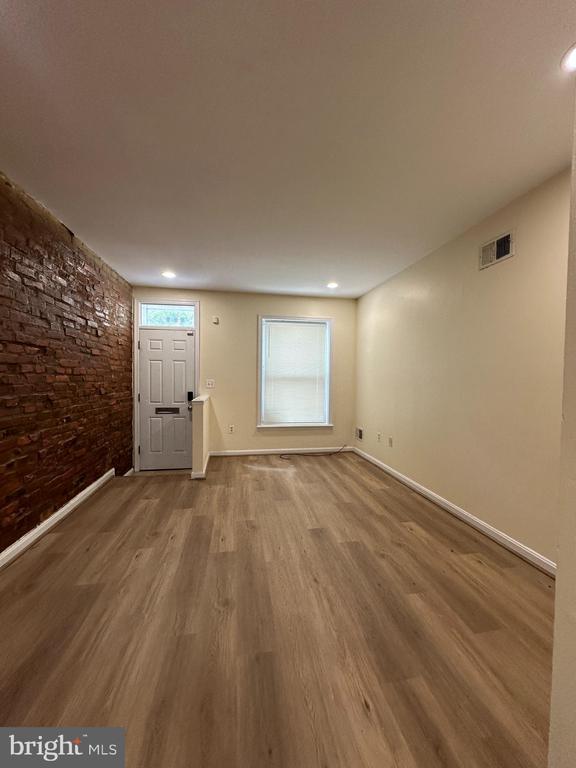 Photo - 115 N Curley St