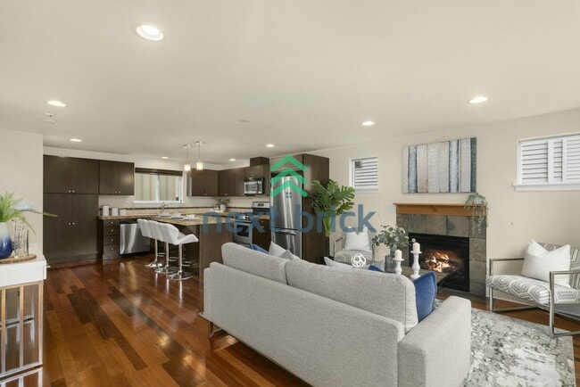Photo - 2 BED 2 BATH TOWNHOME FOR RENT