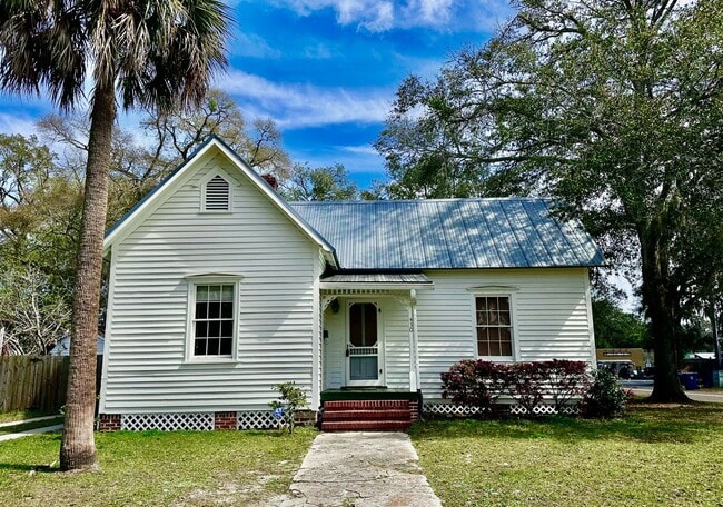 Photo - Historic Beauty in the Heart of Downtown F...