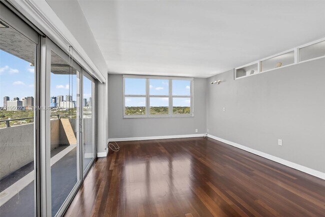 Photo - 1625 SE 10th Ave Unit 1010