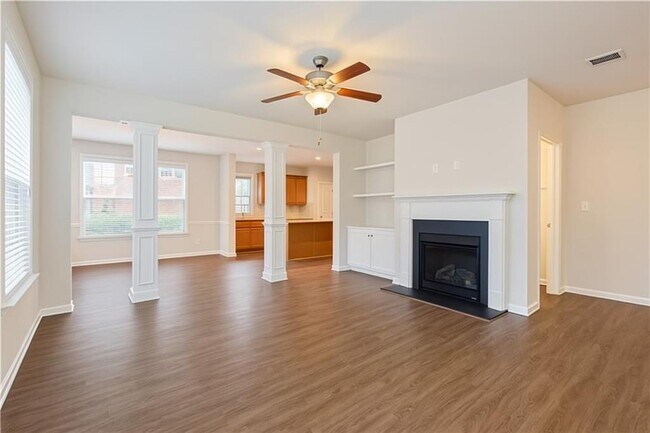Photo - 3879 Brockenhurst Dr