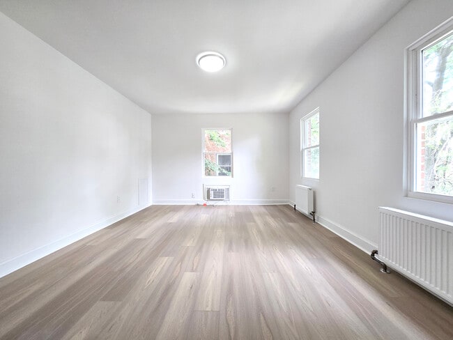 Building Photo - 4530 Avondale St