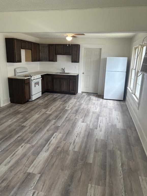 Photo - 605 Ivanhoe St