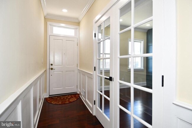 Photo - 216 S Henry St