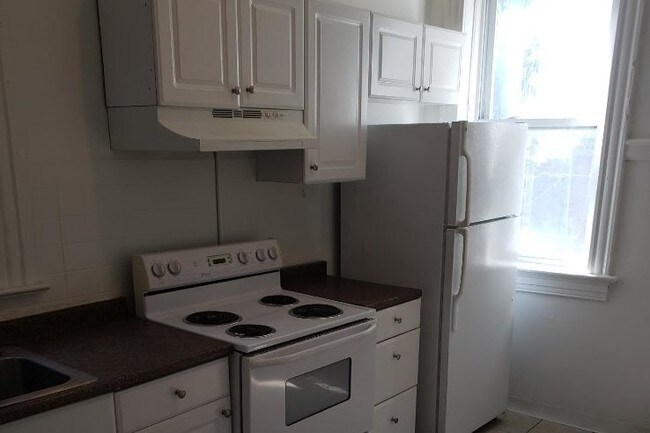 Kitchen - 4628 Enright Ave Unit 2