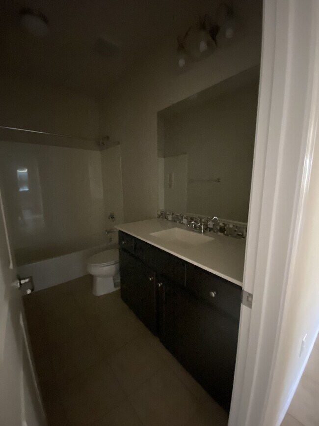 Photo - 3533 S Washington St