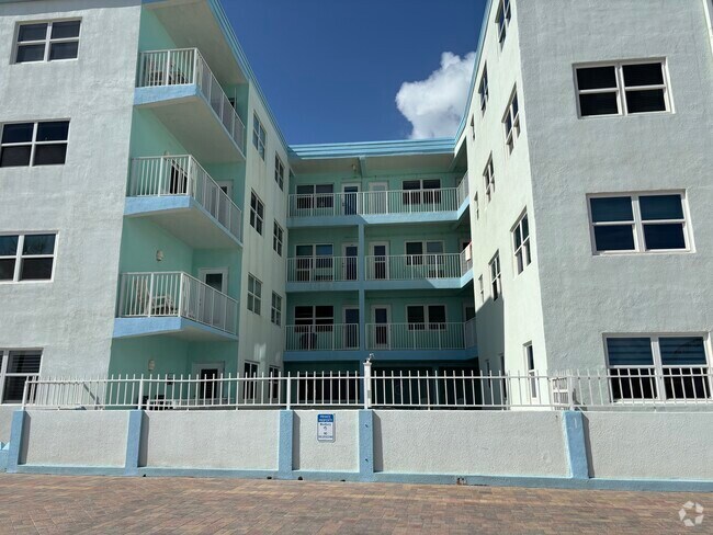 Building Photo - 2600 N Surf Rd Unit Beachfront Rental